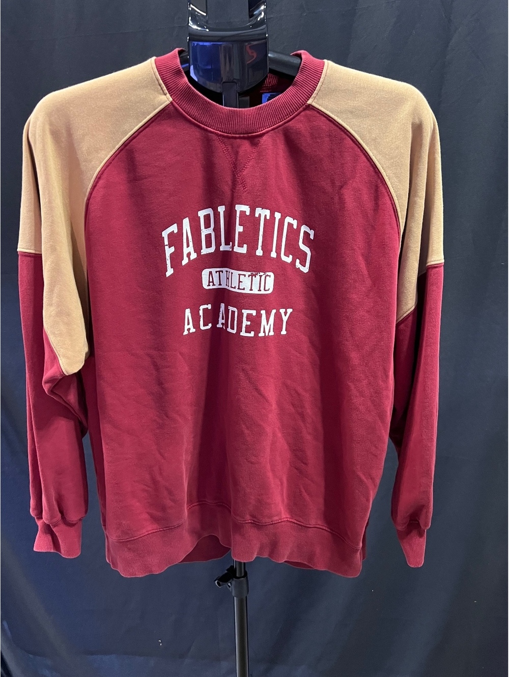 Fabletics Athletic Academy Men’s L Burgundy Tan Raglan Crewneck Sweatshirt